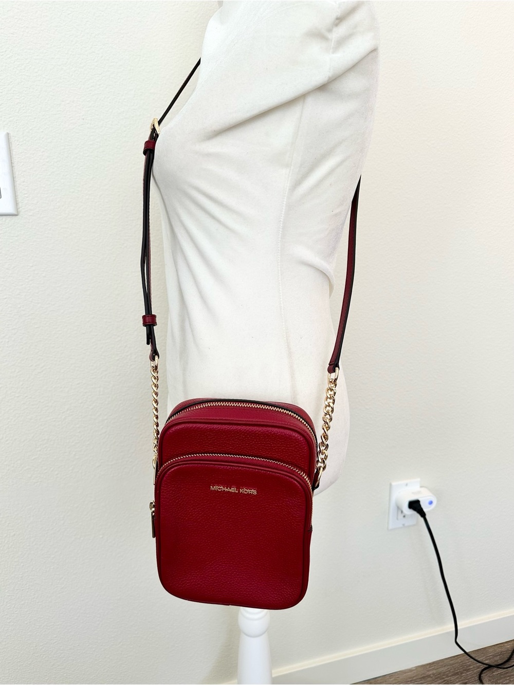 MICHAEL KORS Jet Set Pebbled Leather Crossbody Bag Cherry Red Gold Hardware - Picture 8 of 10